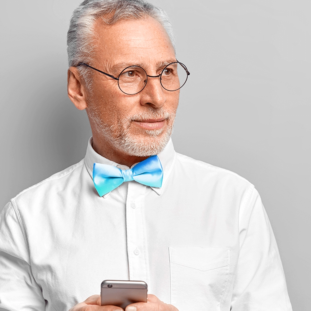 Elderly man looking away from the camera